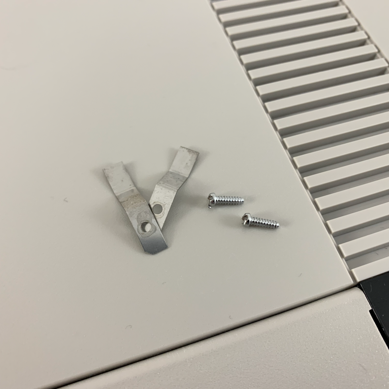 Original Nintendo NES Front Loader Door Hinge Clips
