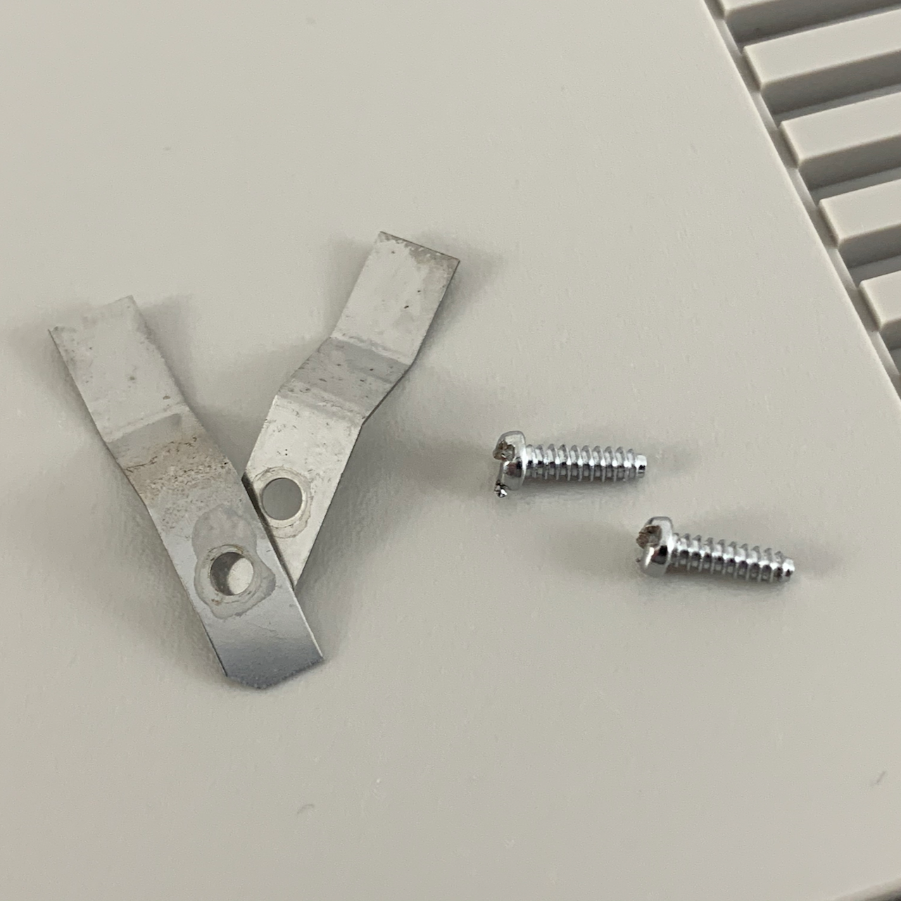 Original Nintendo NES Front Loader Door Hinge Clips