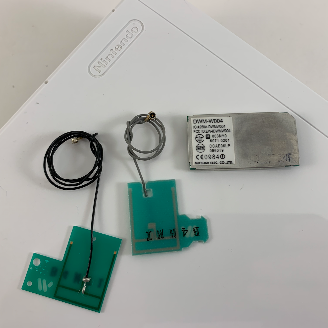 Original Nintendo Wii Wi-Fi Adapter and Antenna