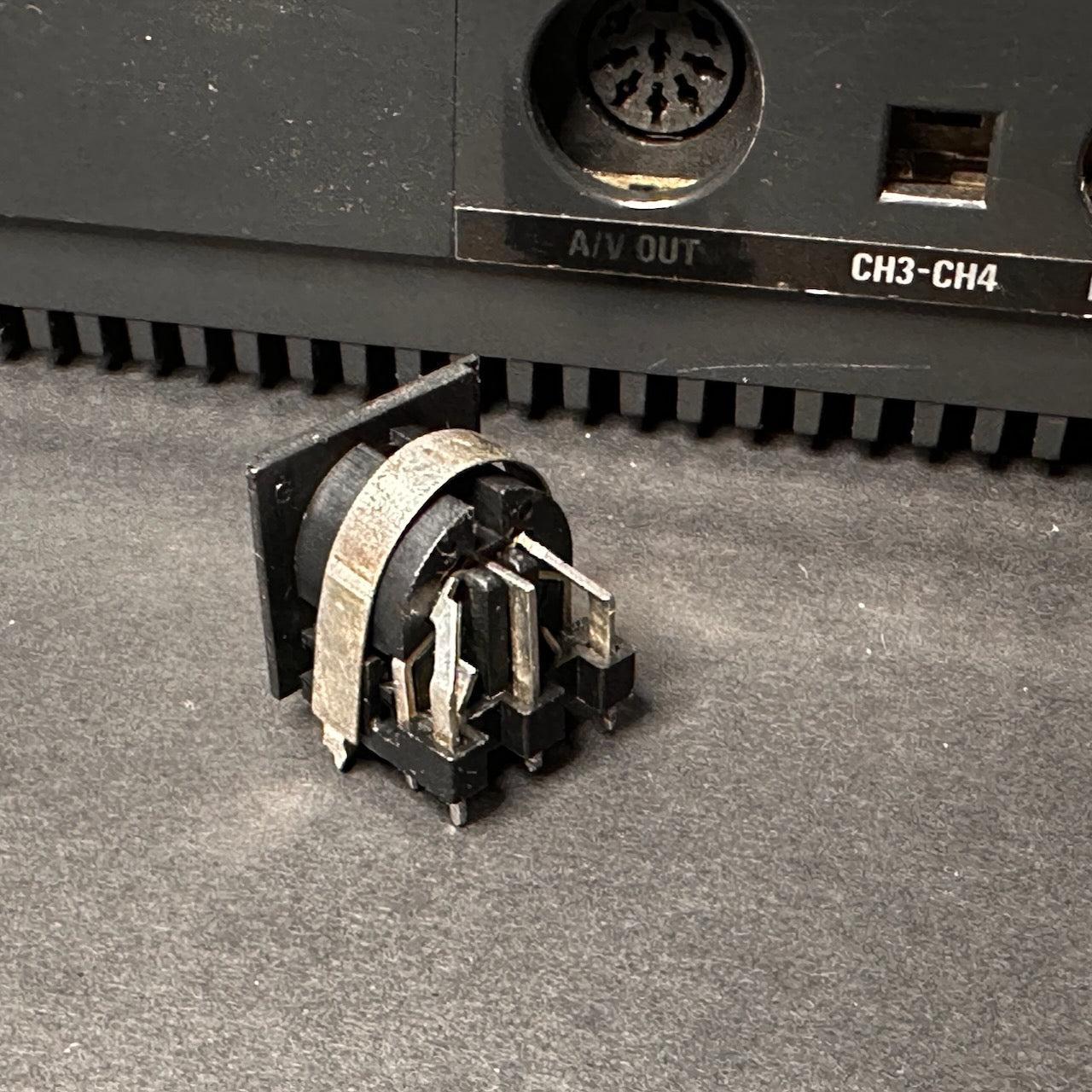 Sega Master System AV Port Connector - Original Part