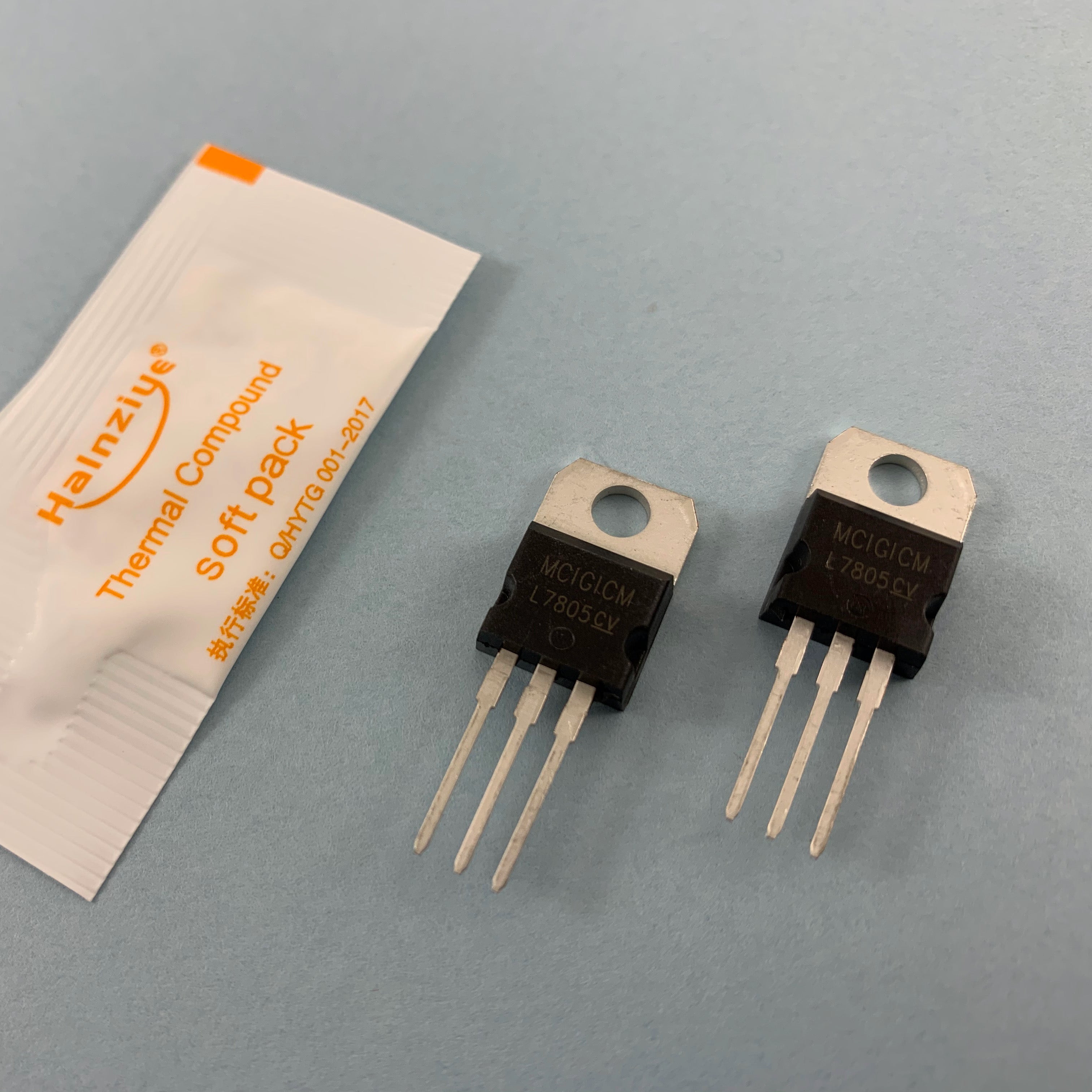 カスケット5 7805 Voltage Regulator